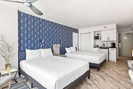Oceanside Duo - Double Room, Water Views, Pool & Beach Access, Free Parking デイトナ・ビーチ 別荘