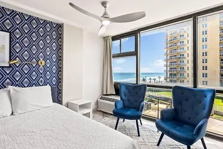 Oceanside Duo - Double Room, Water Views, Pool & Beach Access, Free Parking デイトナ・ビーチ 別荘
