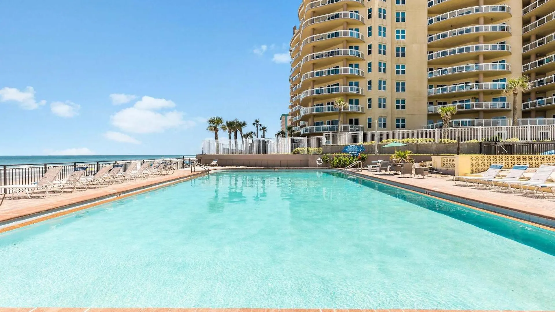Oceanside Duo - Double Room, Water Views, Pool & Beach Access, Free Parking デイトナ・ビーチ 米国